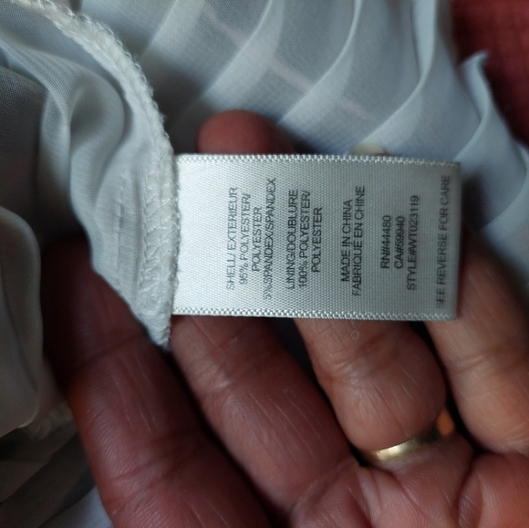 Fourteenth Place Sleeveless Lined Top. Size Medium - Picture 7 of 7